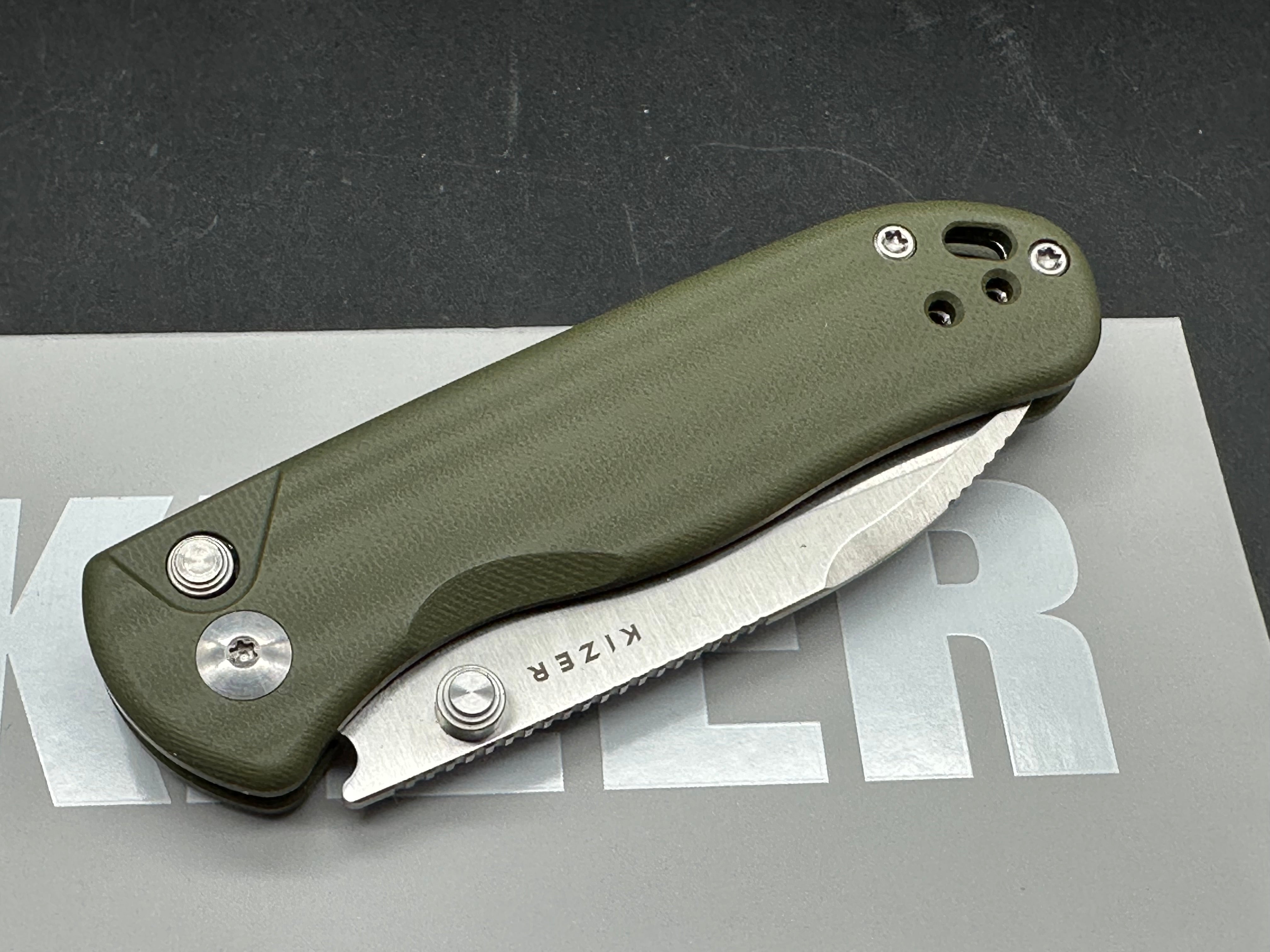 Kizer Drop Bear 2 2.92" Nitro-V Satin Blade with OD Green G10 Scales and Top Liner Lock