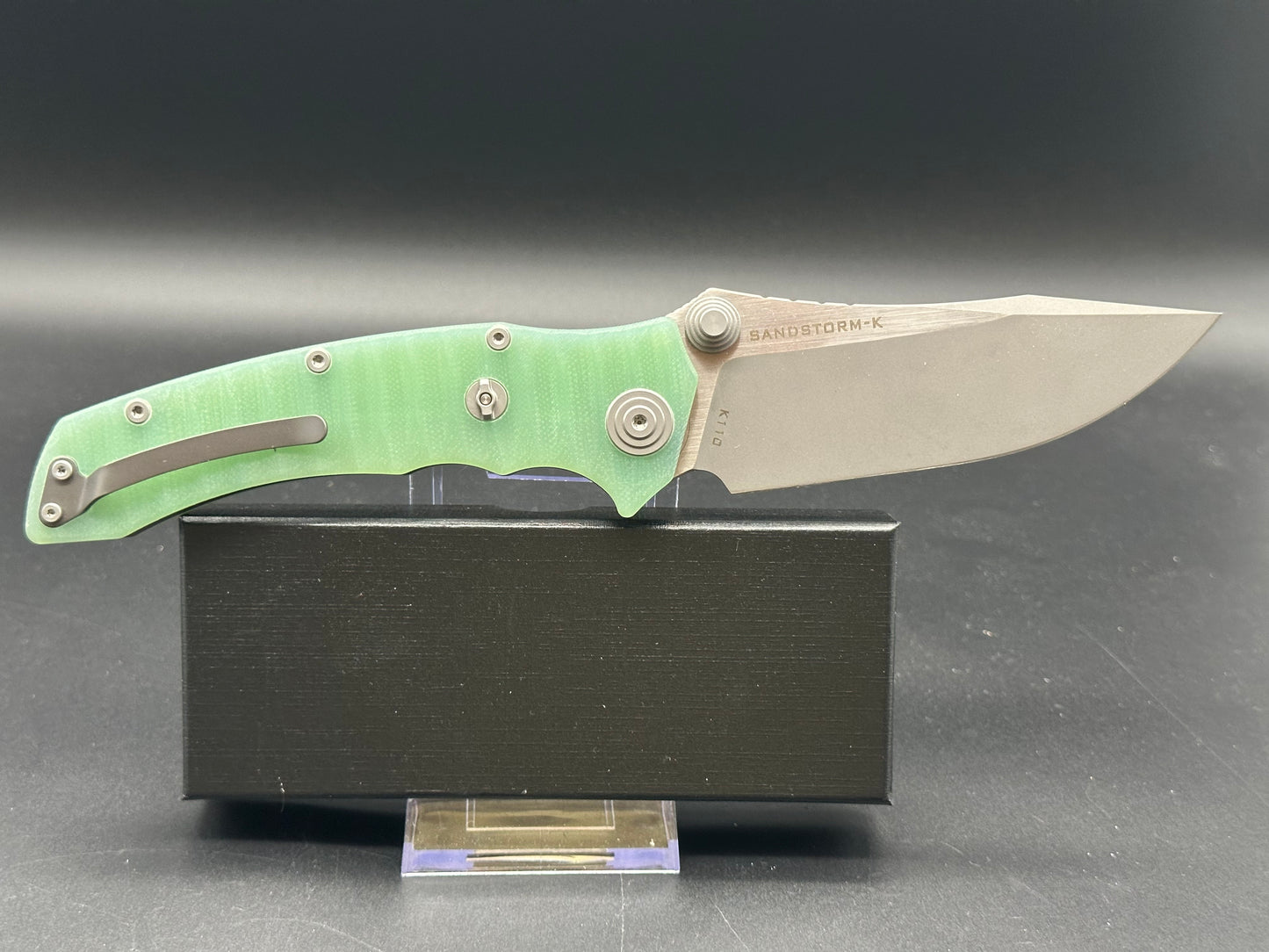 Maxace Sandstorm K jade G10 scales w/K110 blade