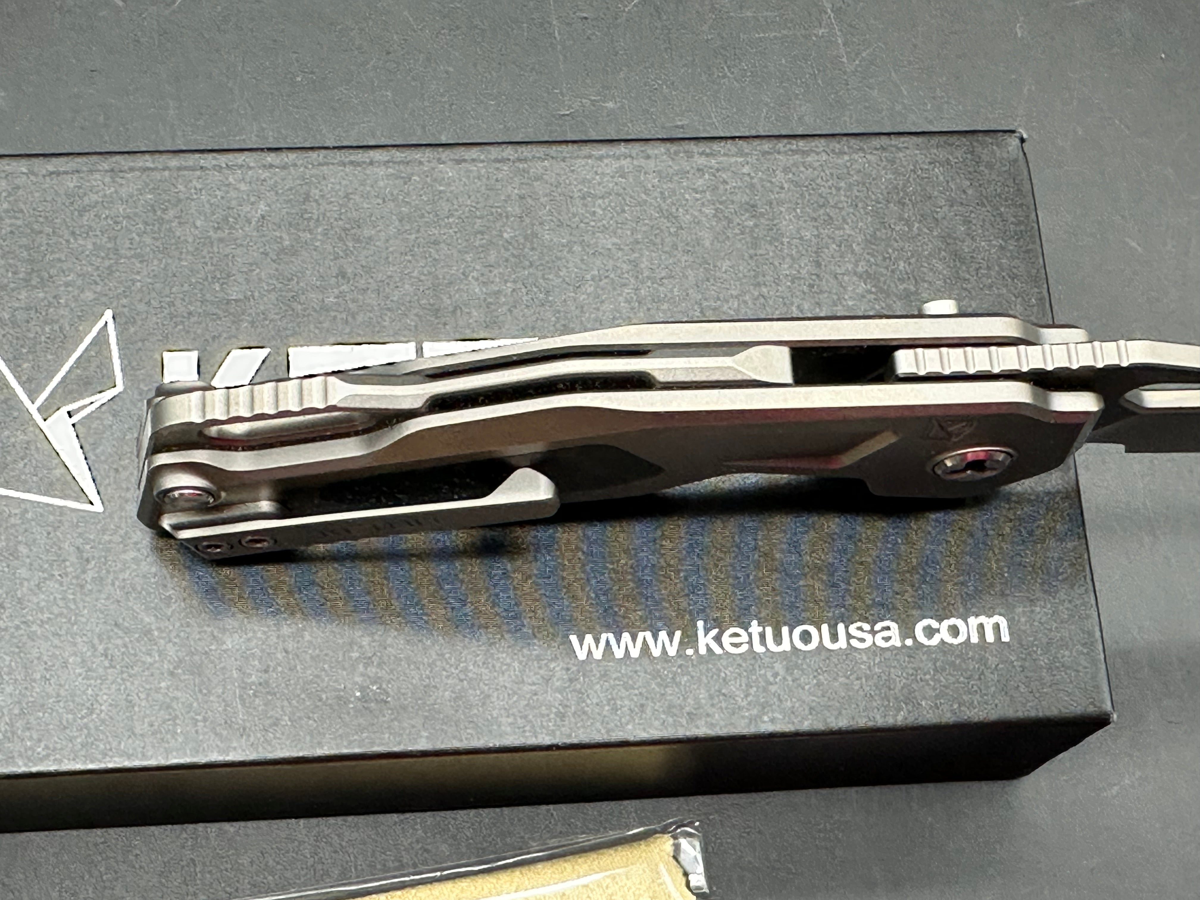 Ketuo Mini Griffin (NEW), 2.91" M390 Bead Blasted Drop Point Blade with Bead Blasted Titanium and Carbon Fiber Scales
