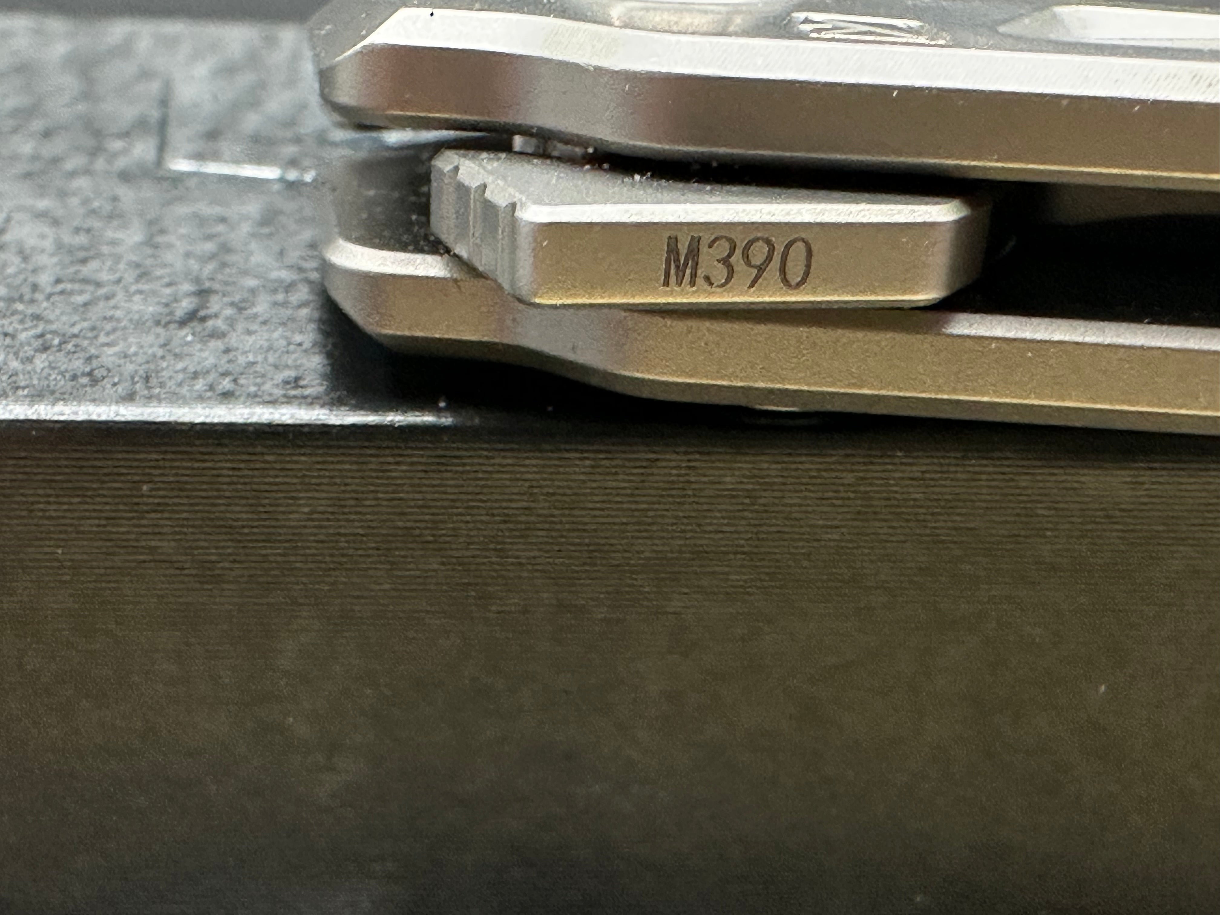 Ketuo Mini Griffin (NEW), 2.91" M390 Bead Blasted Drop Point Blade with Bead Blasted Titanium and Carbon Fiber Scales