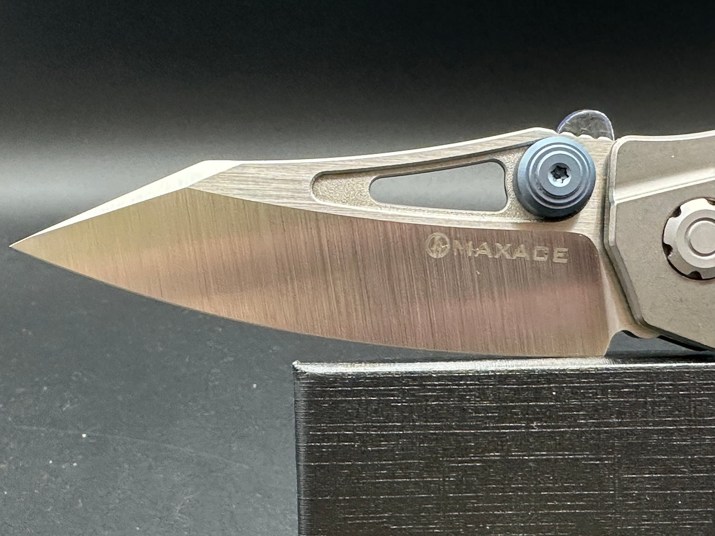 Maxace Babylon Button Lock