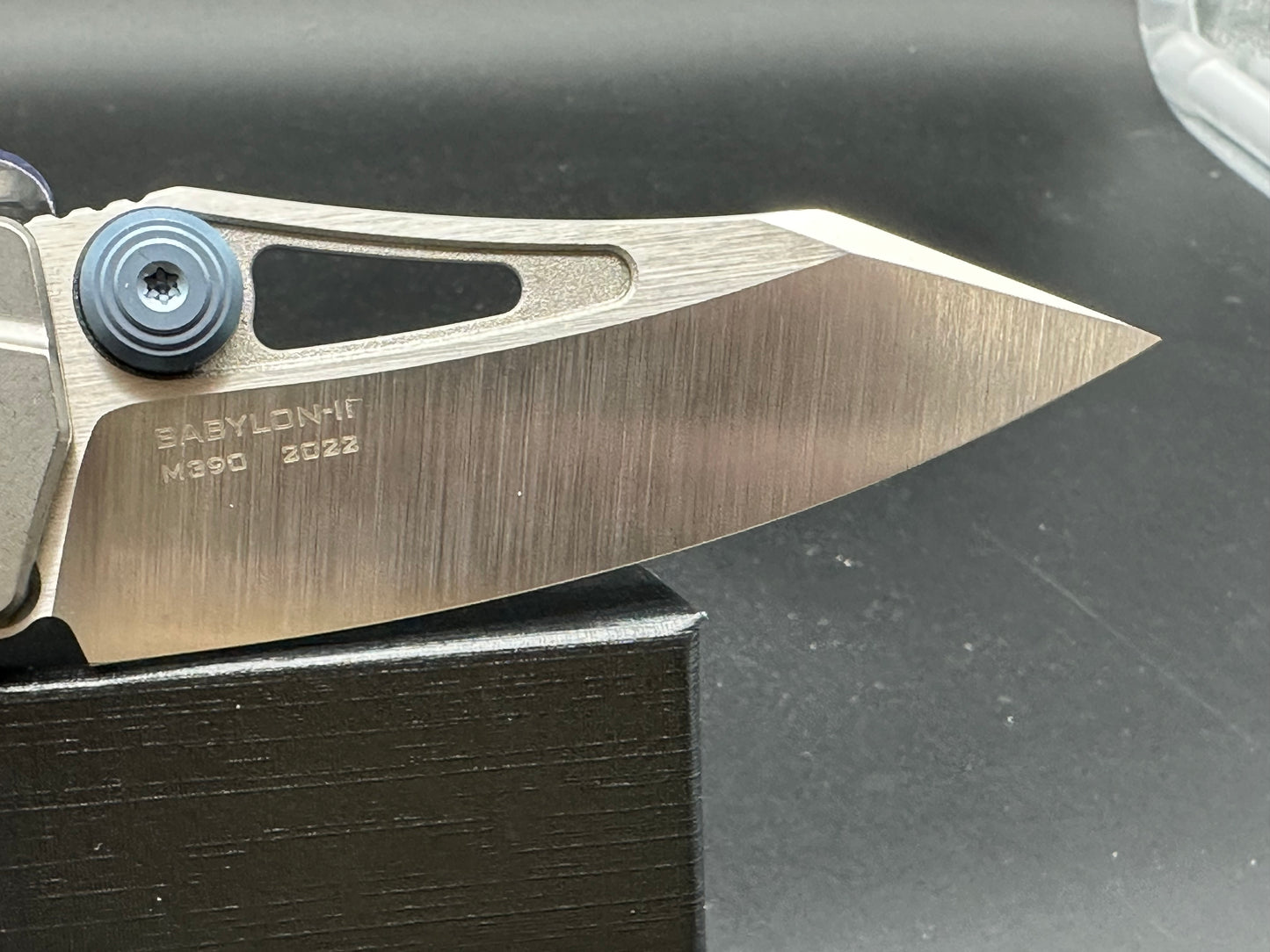 Maxace Babylon Button Lock