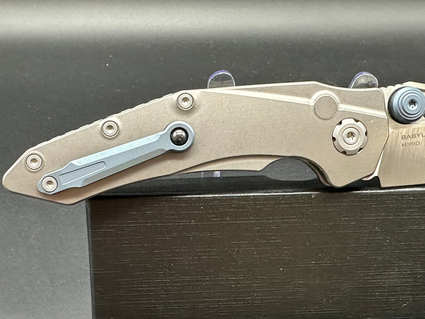 Maxace Babylon Button Lock