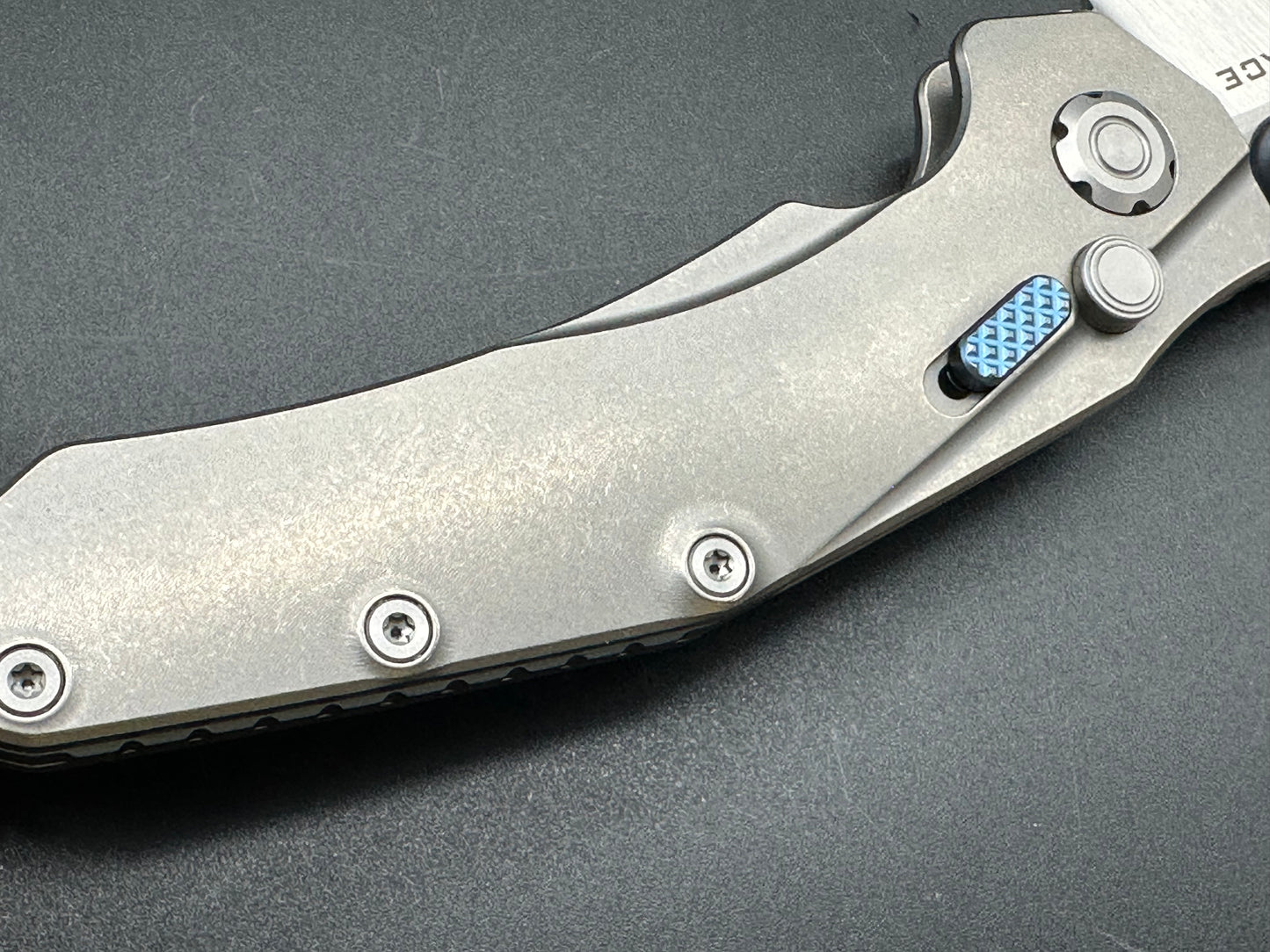 Maxace Babylon Button Lock