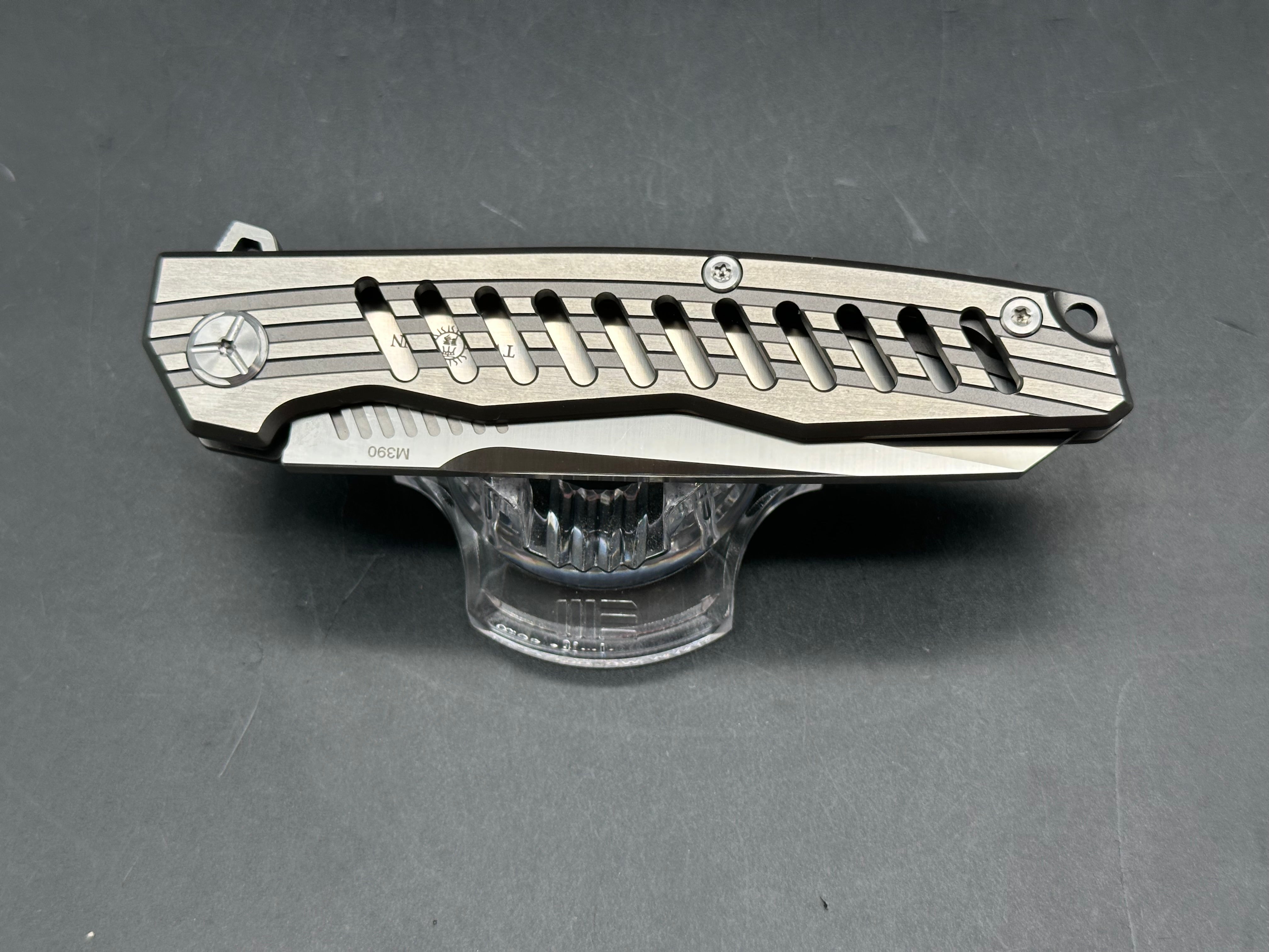 TwoSun TS16 Night morning design. 3.8 inch Bohler M390 blade. Titanium handle