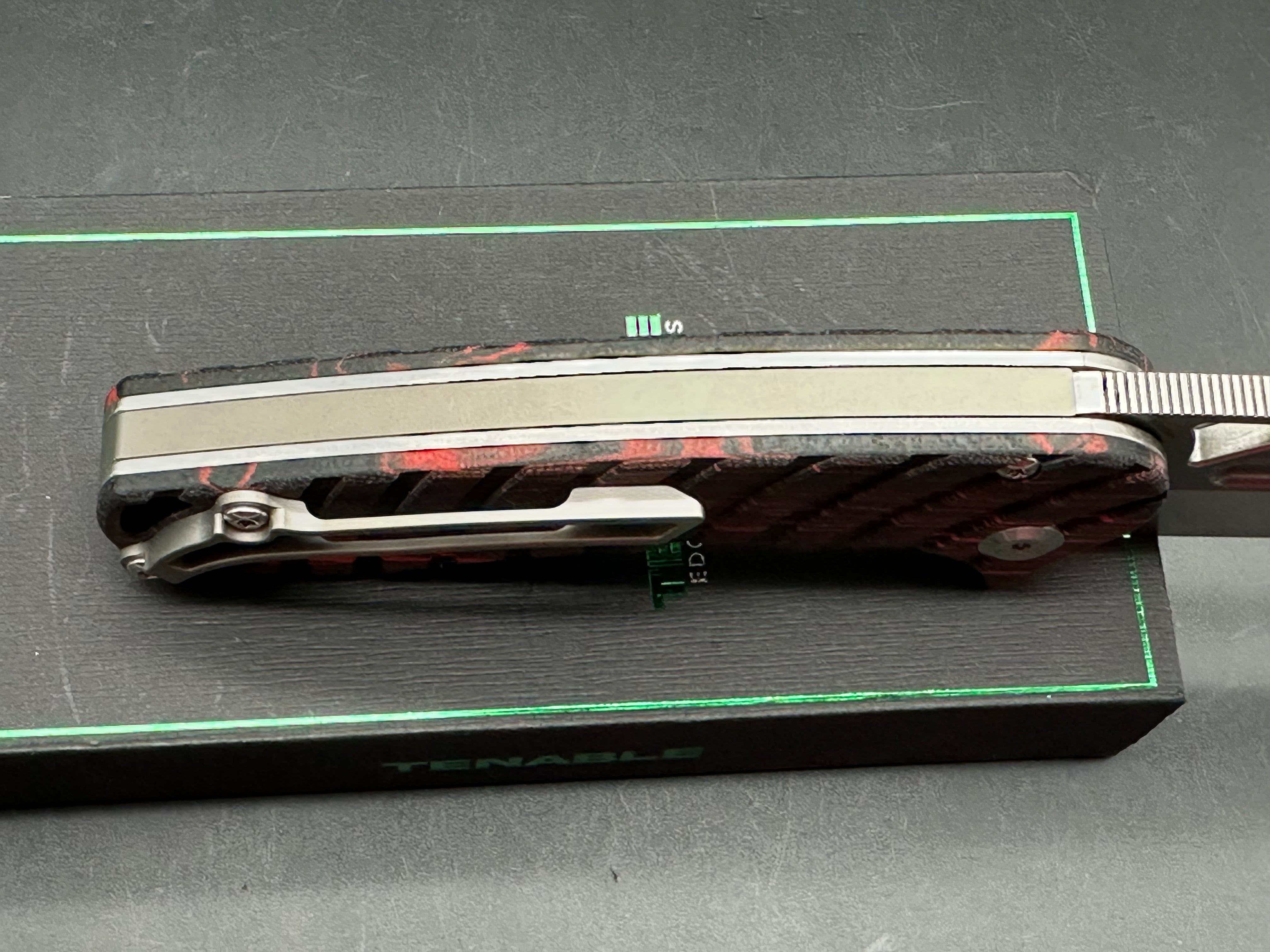 Tenable Bömbur Folding Knife Black and Red G-mascus Handle (3.53'' Stonewashed D2 Blade)