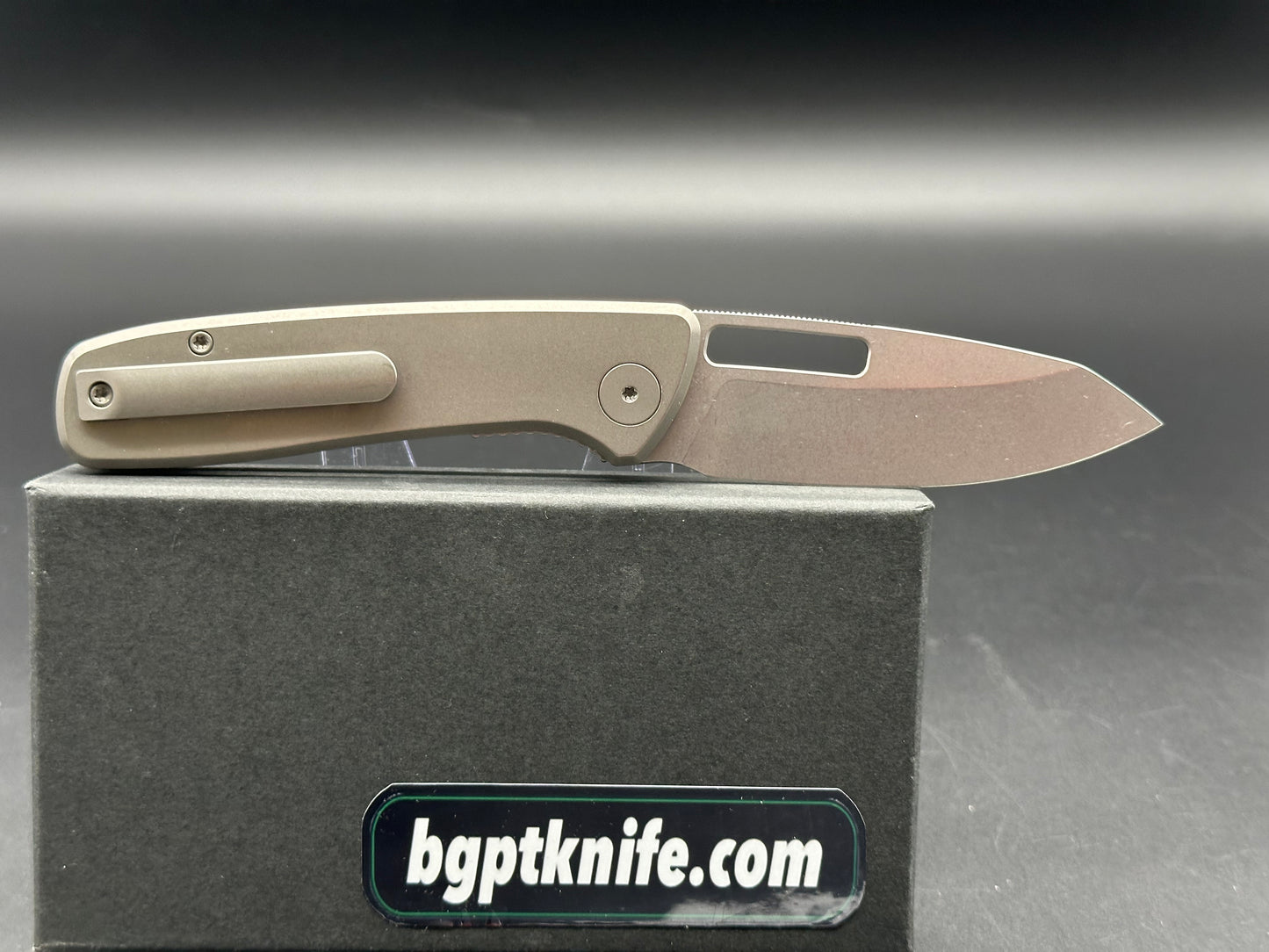 Bridgeport 395 LL V1, 3" 14C28N Stonewash Blade with Titanium Handle