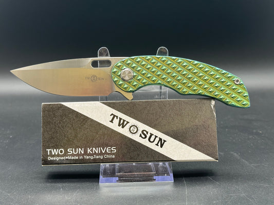 TwoSun TS177 green Titanium handle w/M390 blade