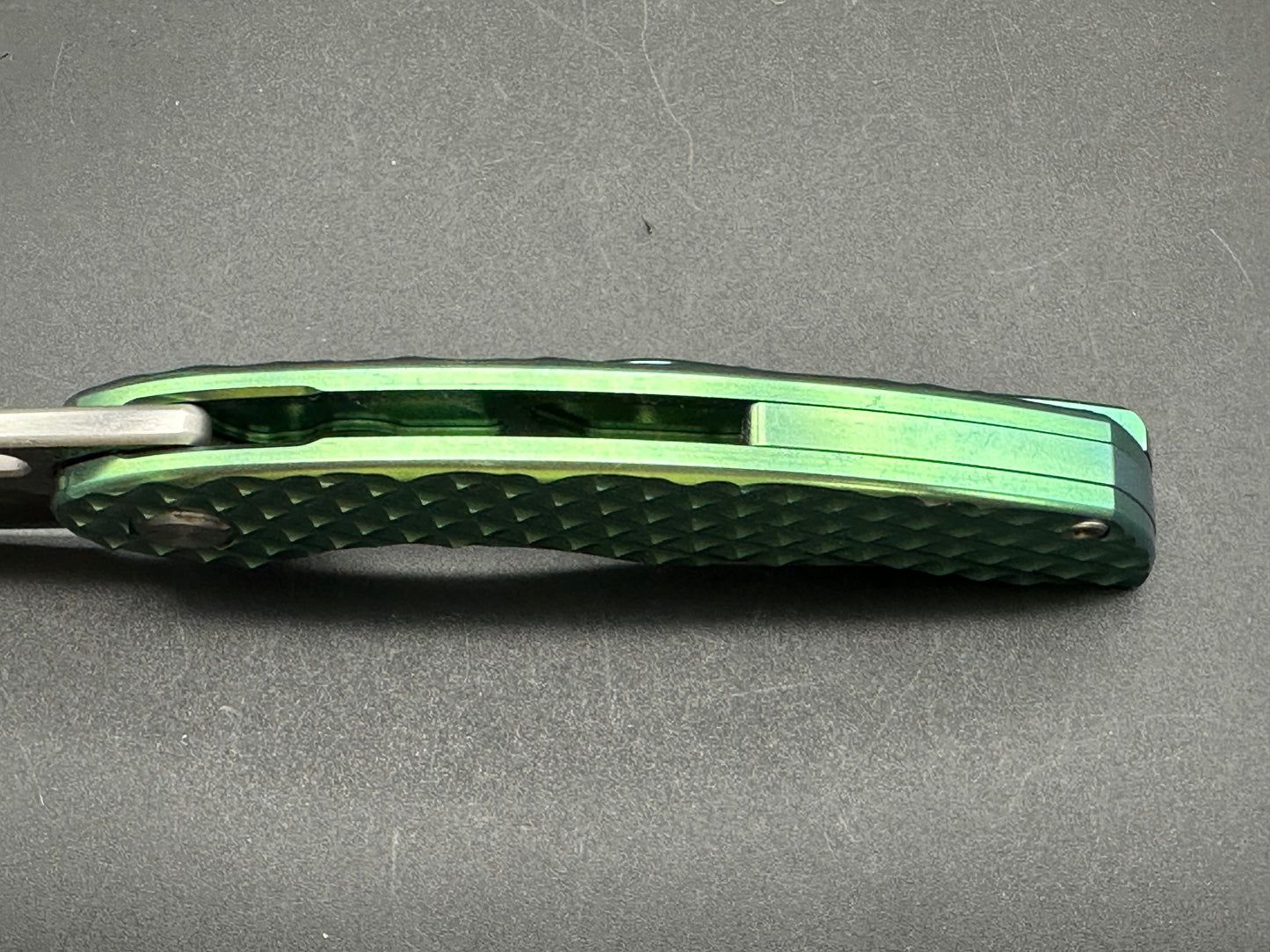 TwoSun TS177 green Titanium handle w/M390 blade