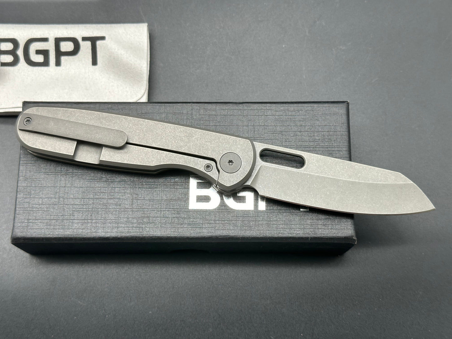 Bridgeport 1827 FL, 3.3" 20CV Stonewash Blade with Titanium Handle