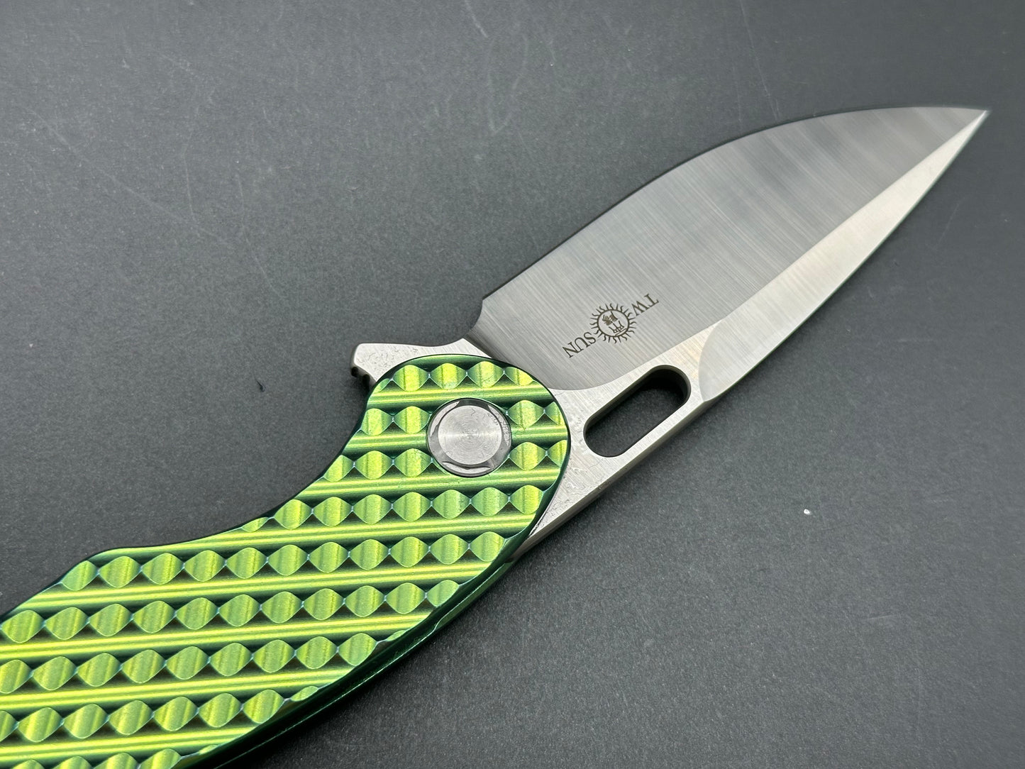 TwoSun TS177 green Titanium handle w/M390 blade