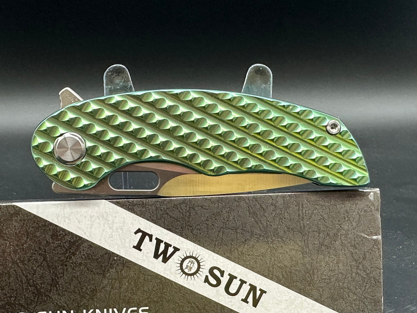 TwoSun TS177 green Titanium handle w/M390 blade