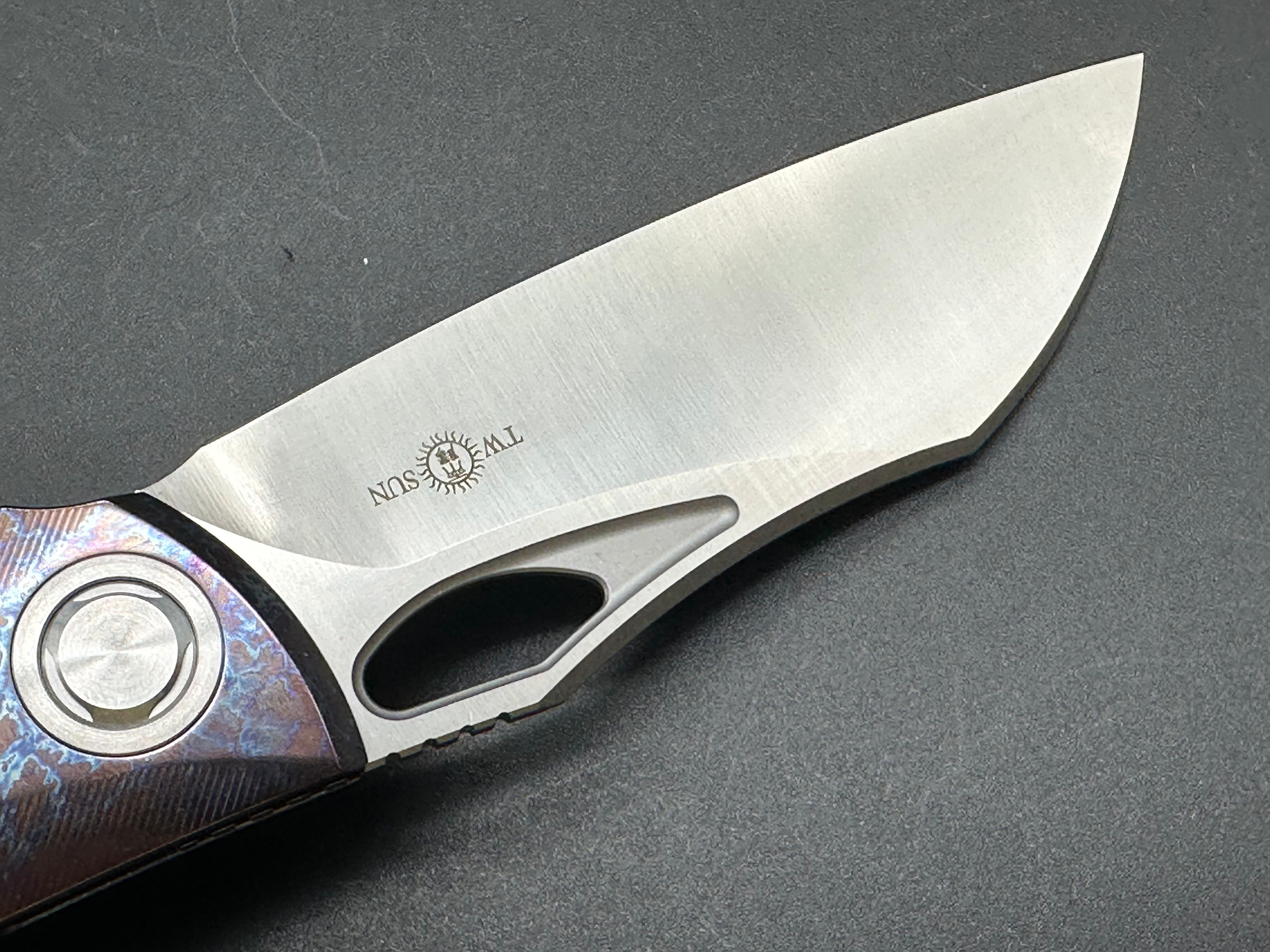 TwoSun TS270 color Titanium handle w/M390 blade