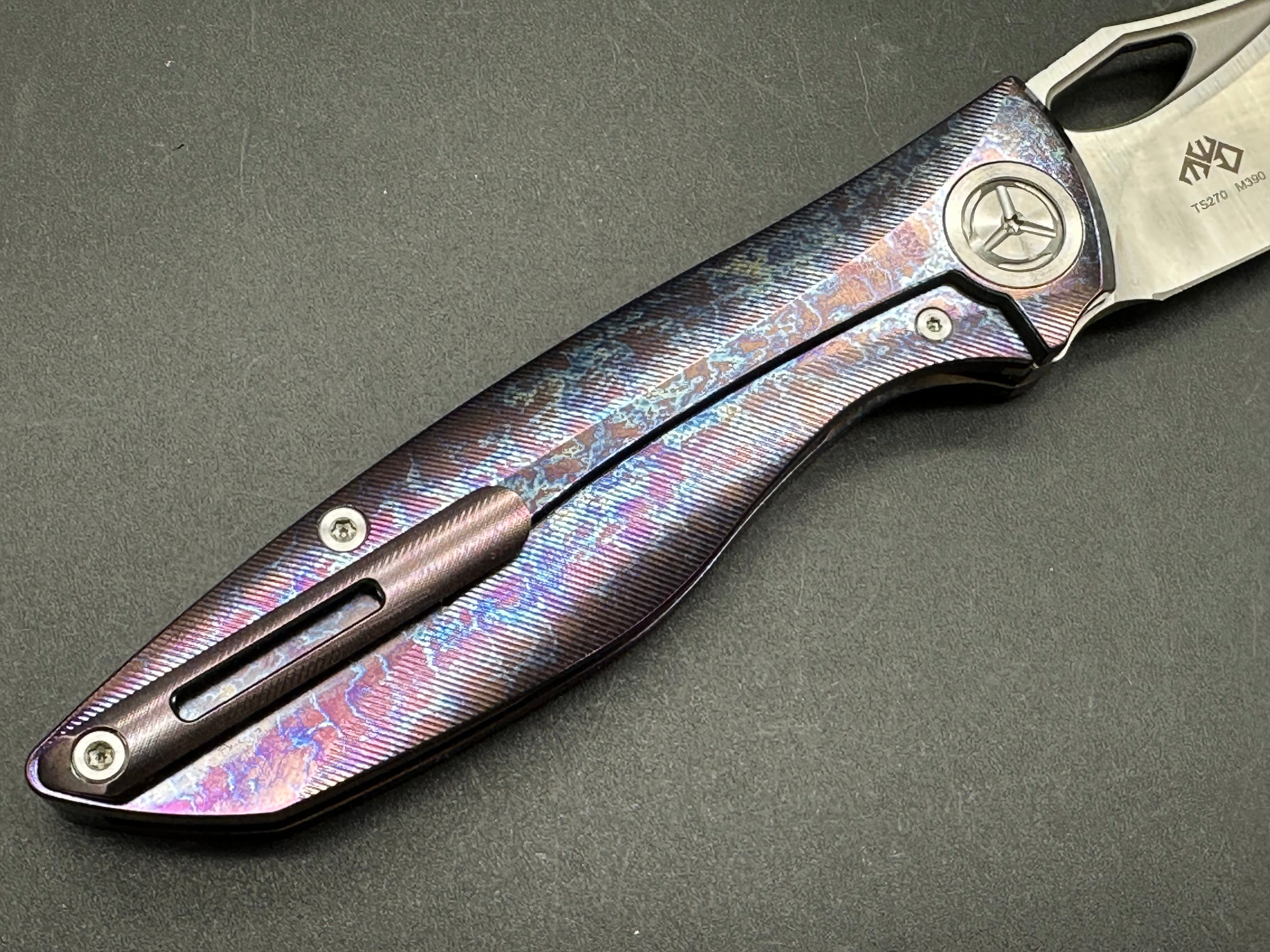 TwoSun TS270 color Titanium handle w/M390 blade