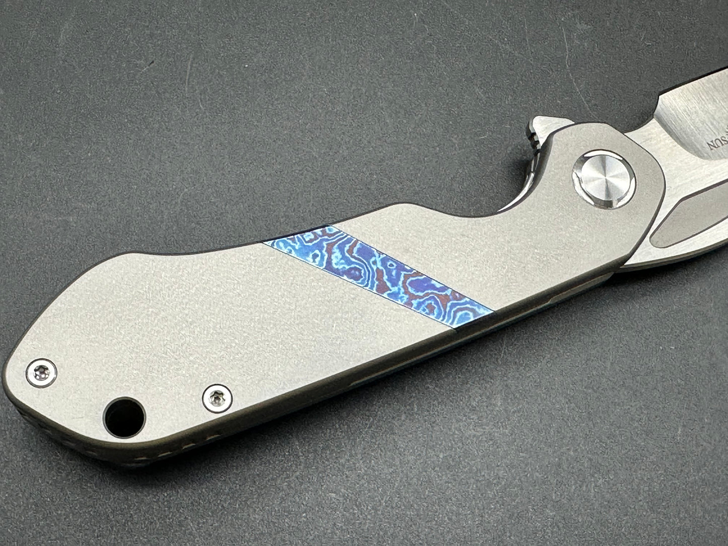 TwoSun TS172 Ti/timascus inlay w/M390 blade