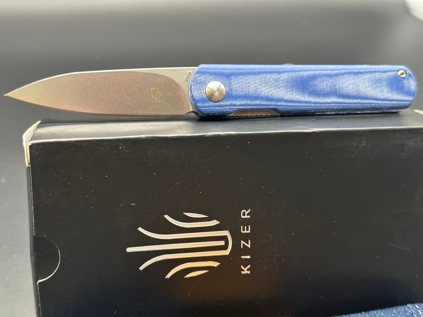 KIZER FEIST