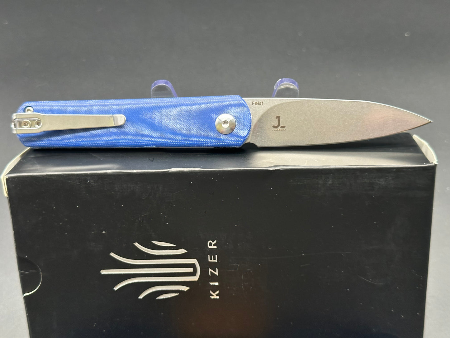 KIZER FEIST