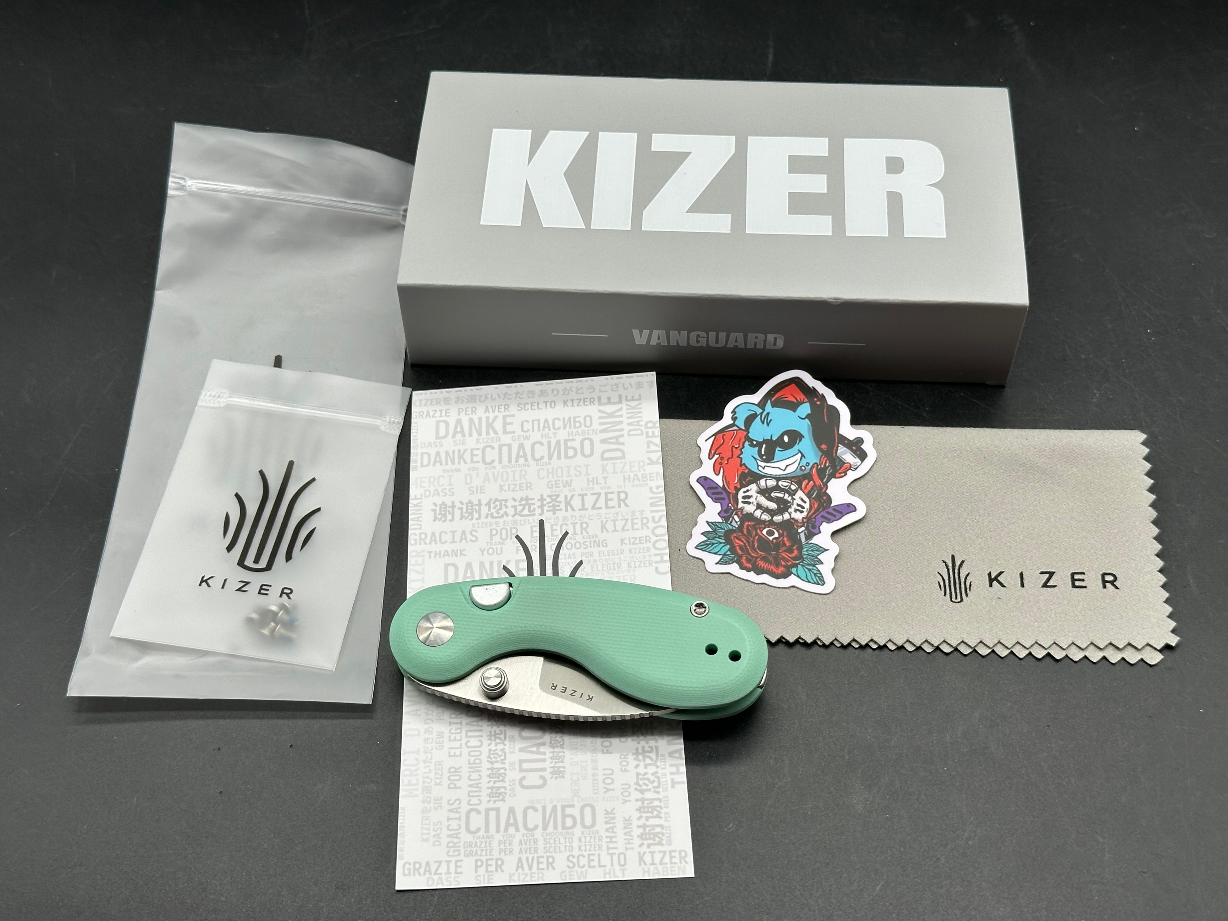 Kizer MICROBE | 14C28N | G10 | SEMI-CIRCULA BUTTON LINER LOCK