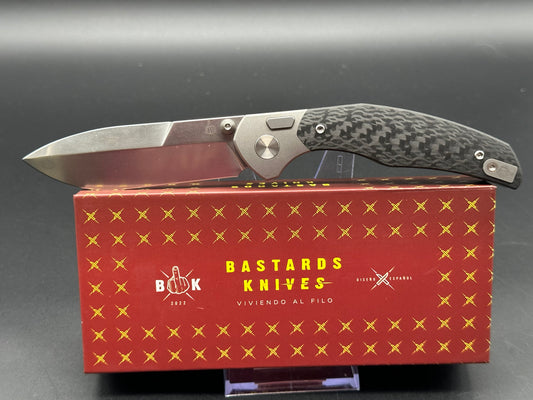 BASTARD KNIVES UTOPIA BUTTON LOCK POCKET KNIFE M390 BLADE CARBON FIBER & TITANIUM HANDLE