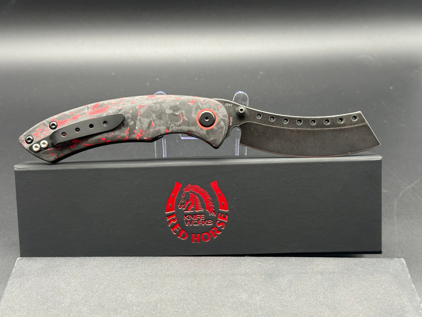 Red Horse Hell Razor P Series Black/Red Marbled Carbon Fiber Handle Black Stonewash Blade