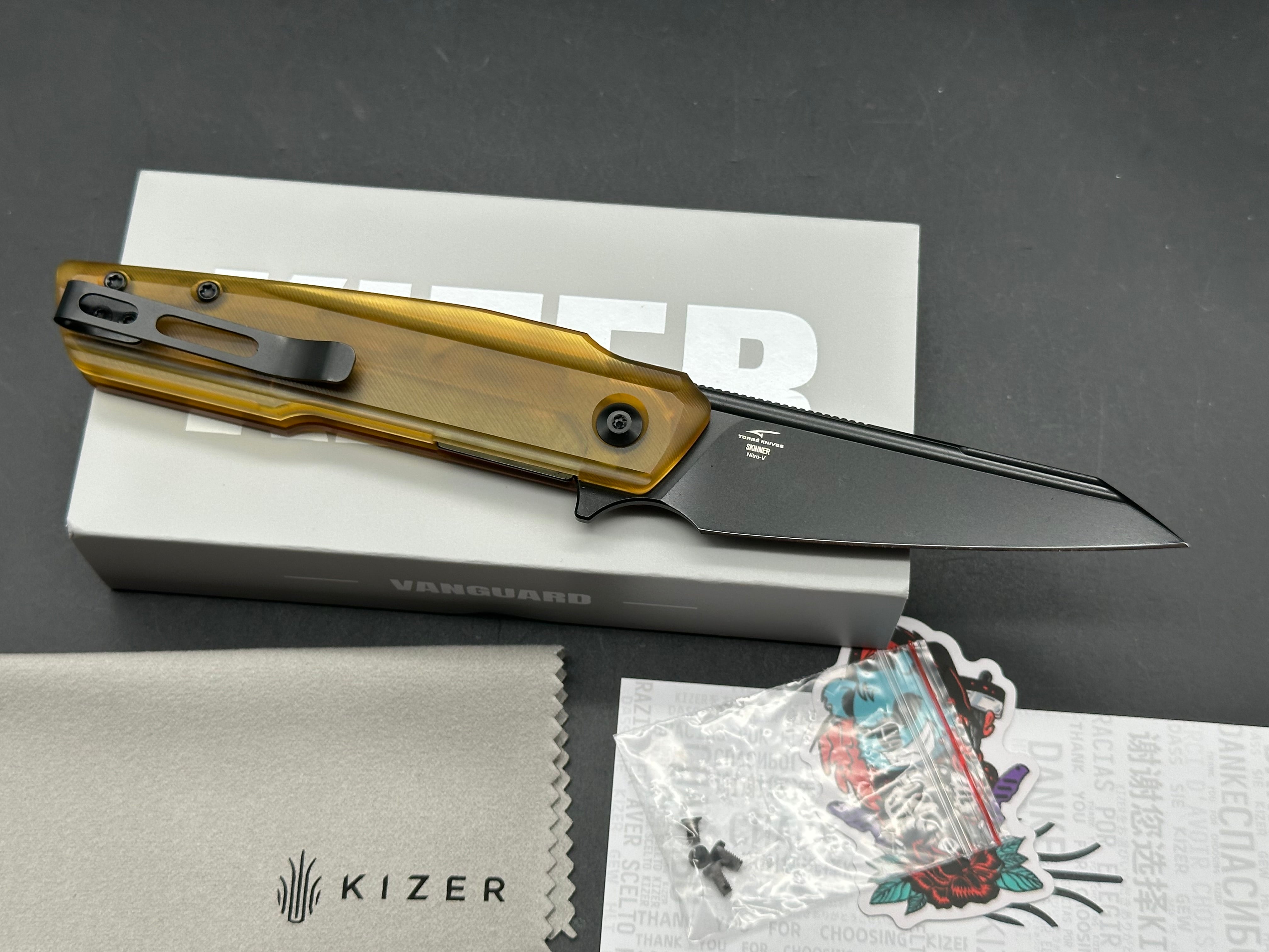 KIZER SKINNER FOLDING KNIFE PEI HANDLE BLACK PVD NITRO-V BLADE