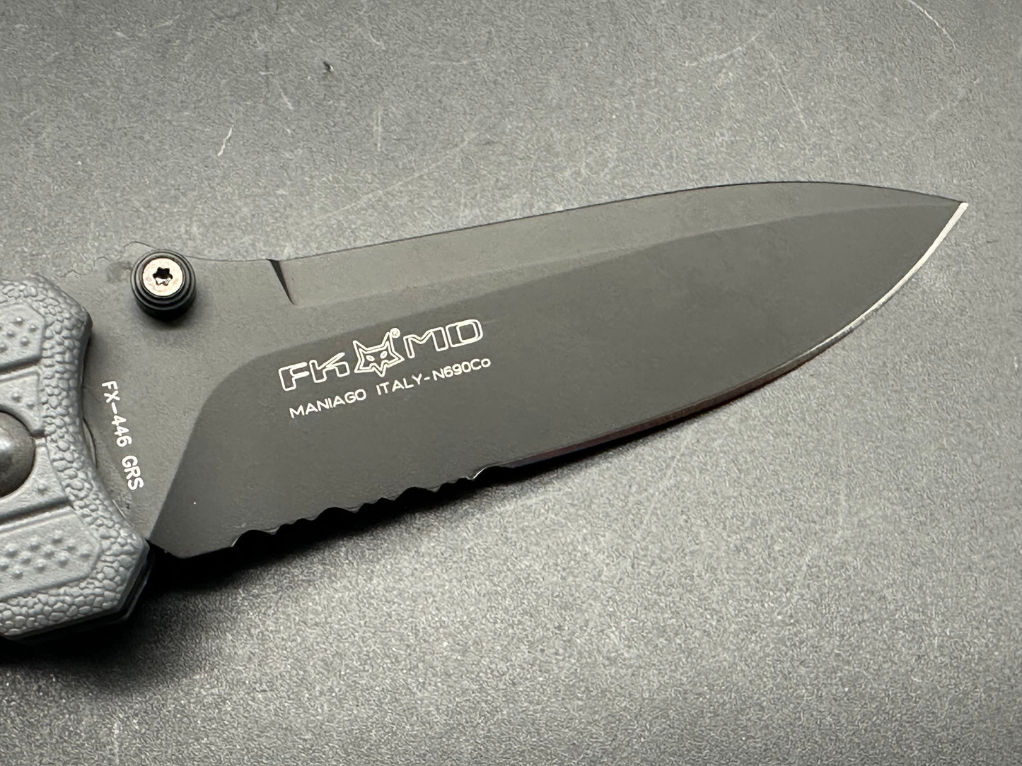 Fox knives Predator FX 446 Grey Wolf serrated