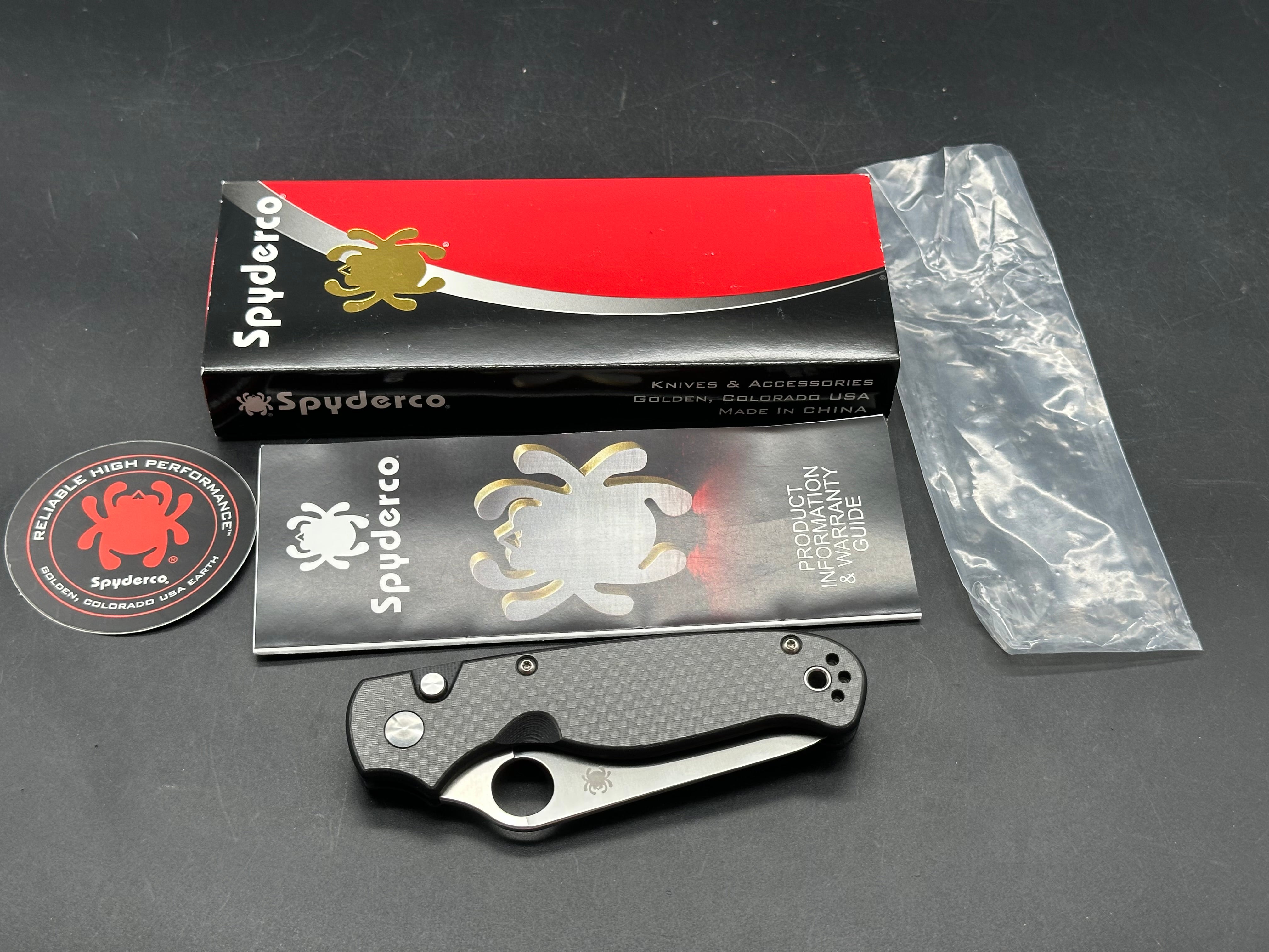 Spyderco ButtonUp, 3.27" 8Cr13MoV Satin Blade with Carbon Fiber-Black G10 Laminate Scales