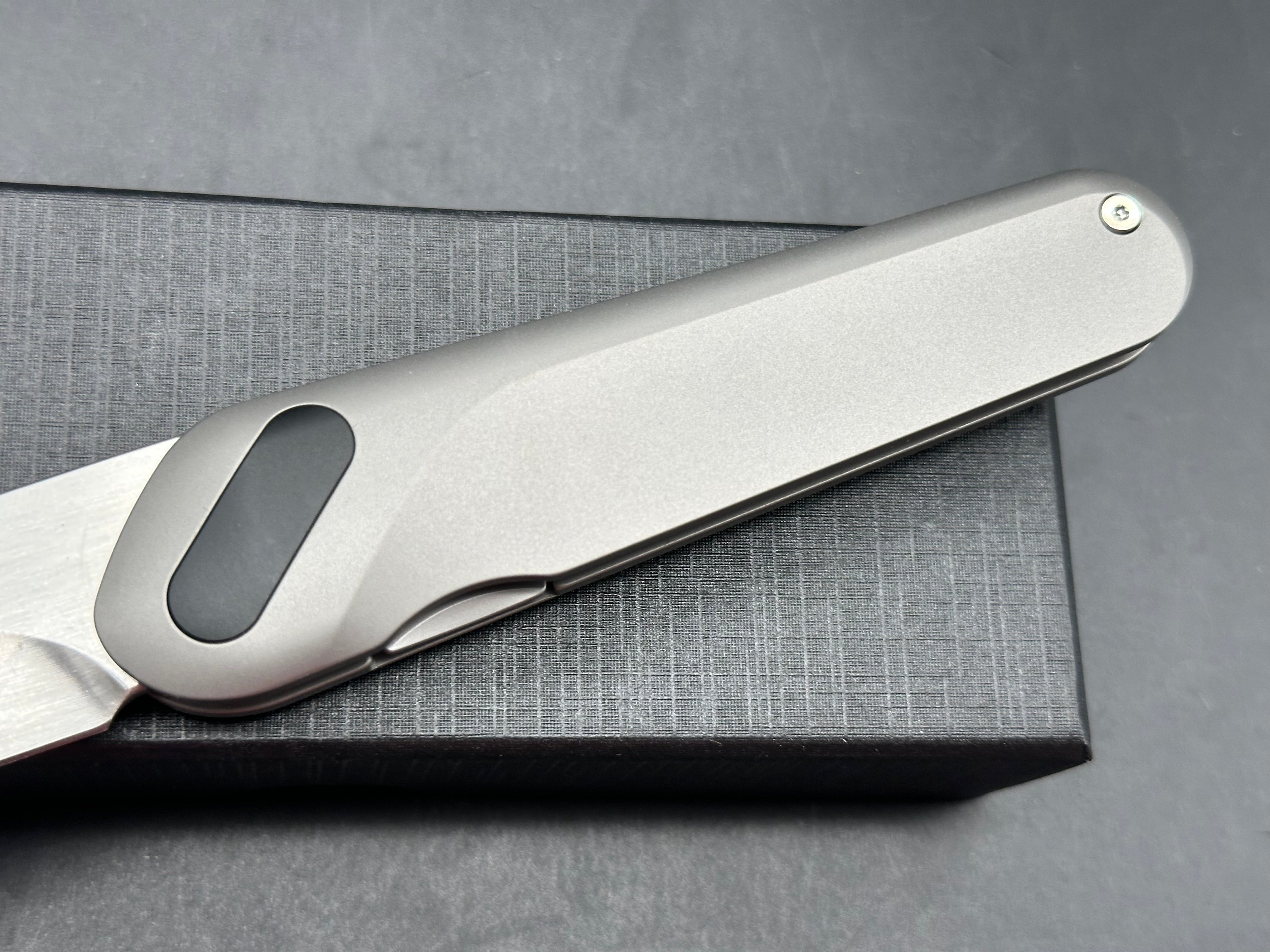 Kniclad Ginren Dark Gray Titanium Handle EDC Knife with Black Detachable Magnetic pivot cover