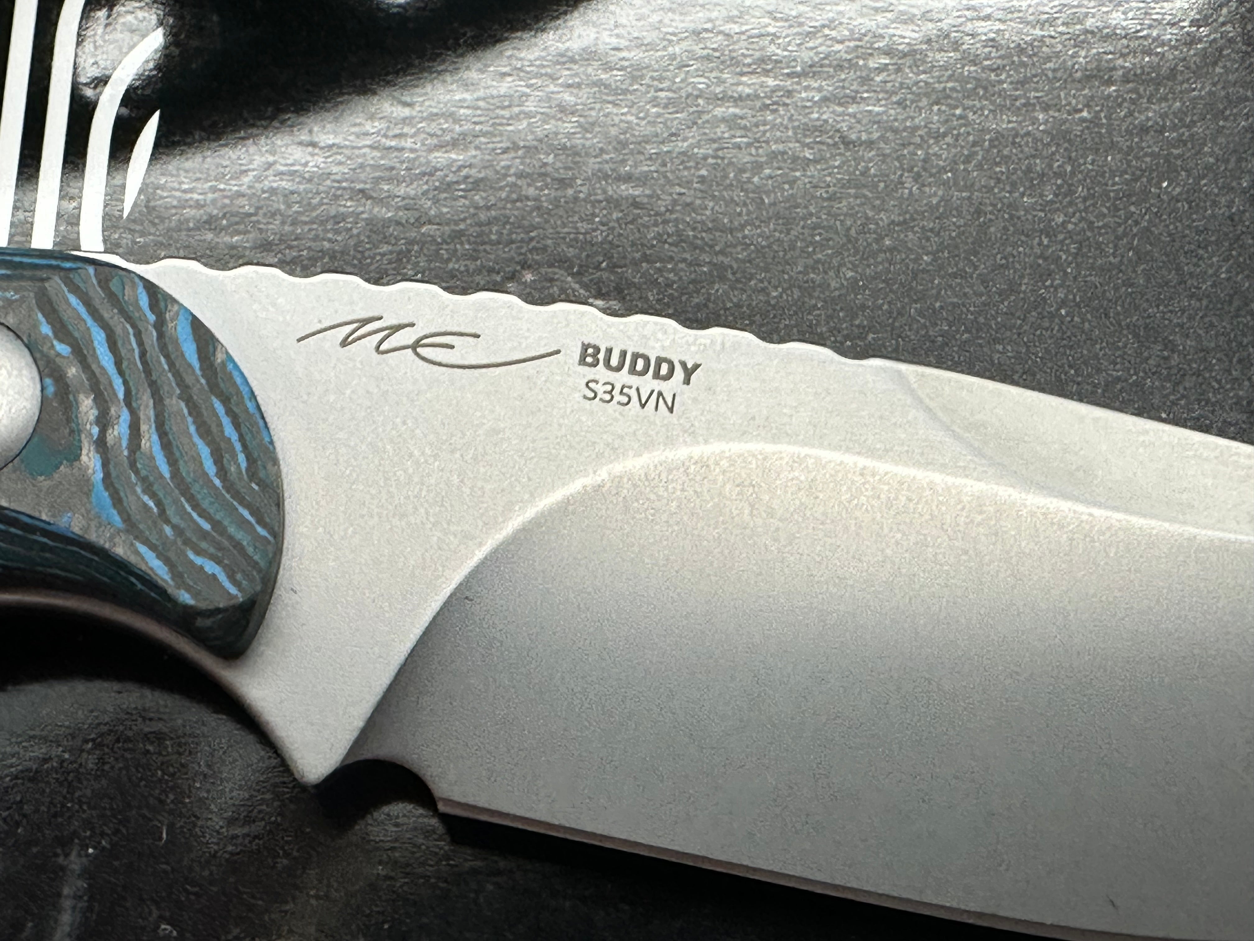 Kizer Buddy fixed blade Arctic Storm fat carbon scales / S35VN blade