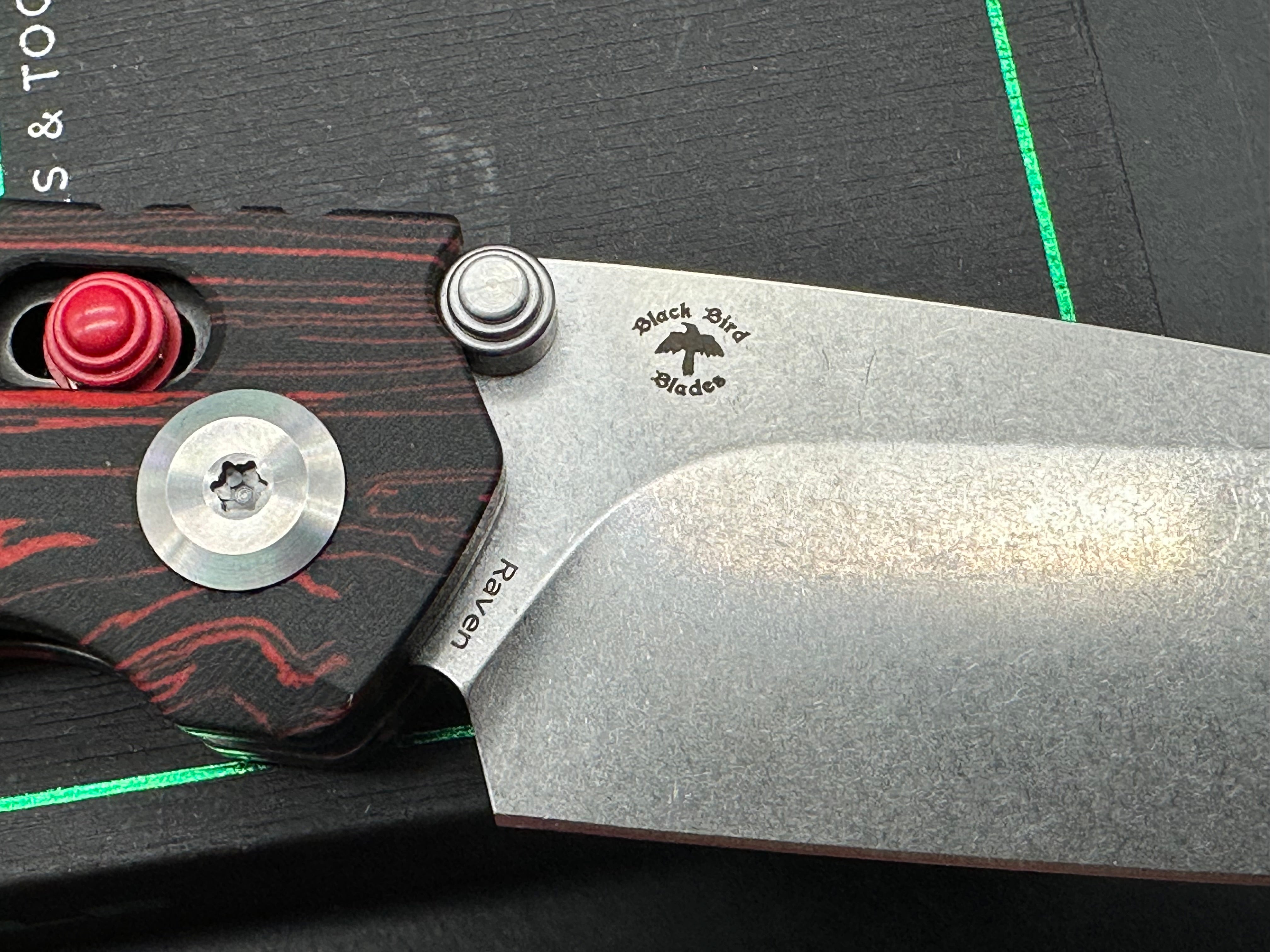 TENABLE RAVEN FOLDING KNIFE STONEWASHED 14C28N BLADE RED AND BLACK G-MASCUS HANDLE