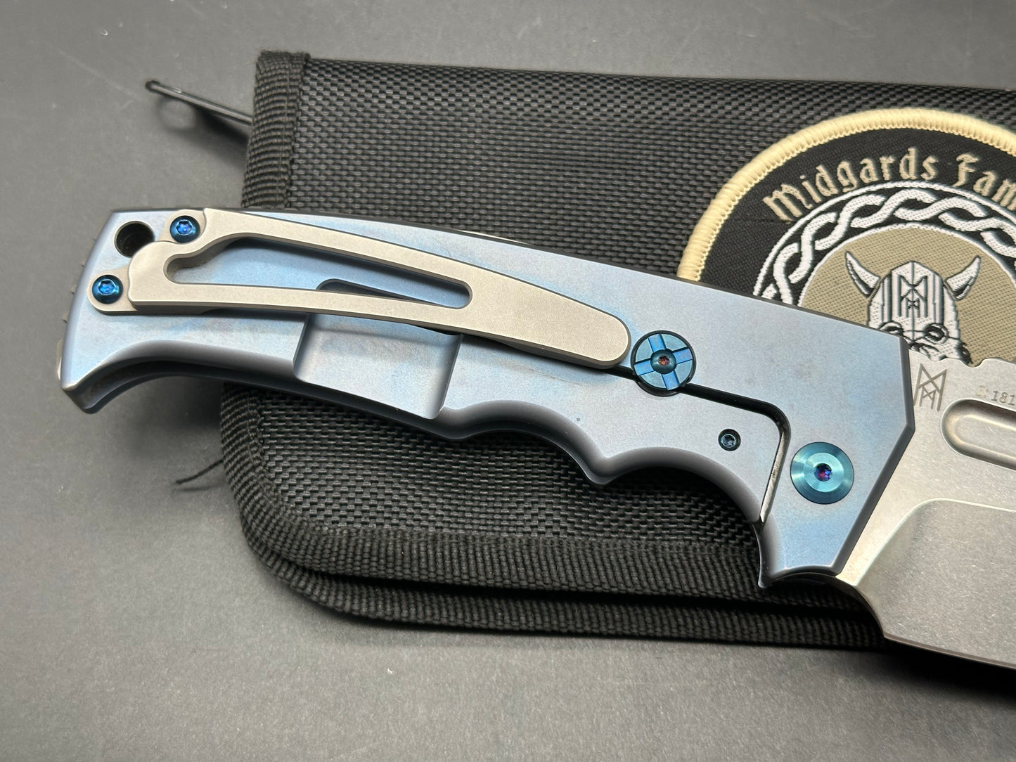 Midgards Messer - Viking 2.0/Blue Milled Ti Frame + Grey Ti clip