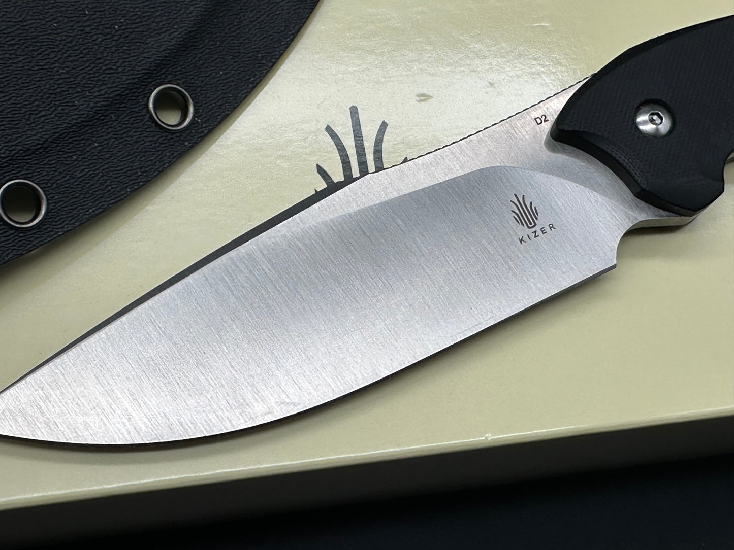 Kizer Magara Fixed Blade Knife Black G-10 (4.6" Stonewash) 1055A1