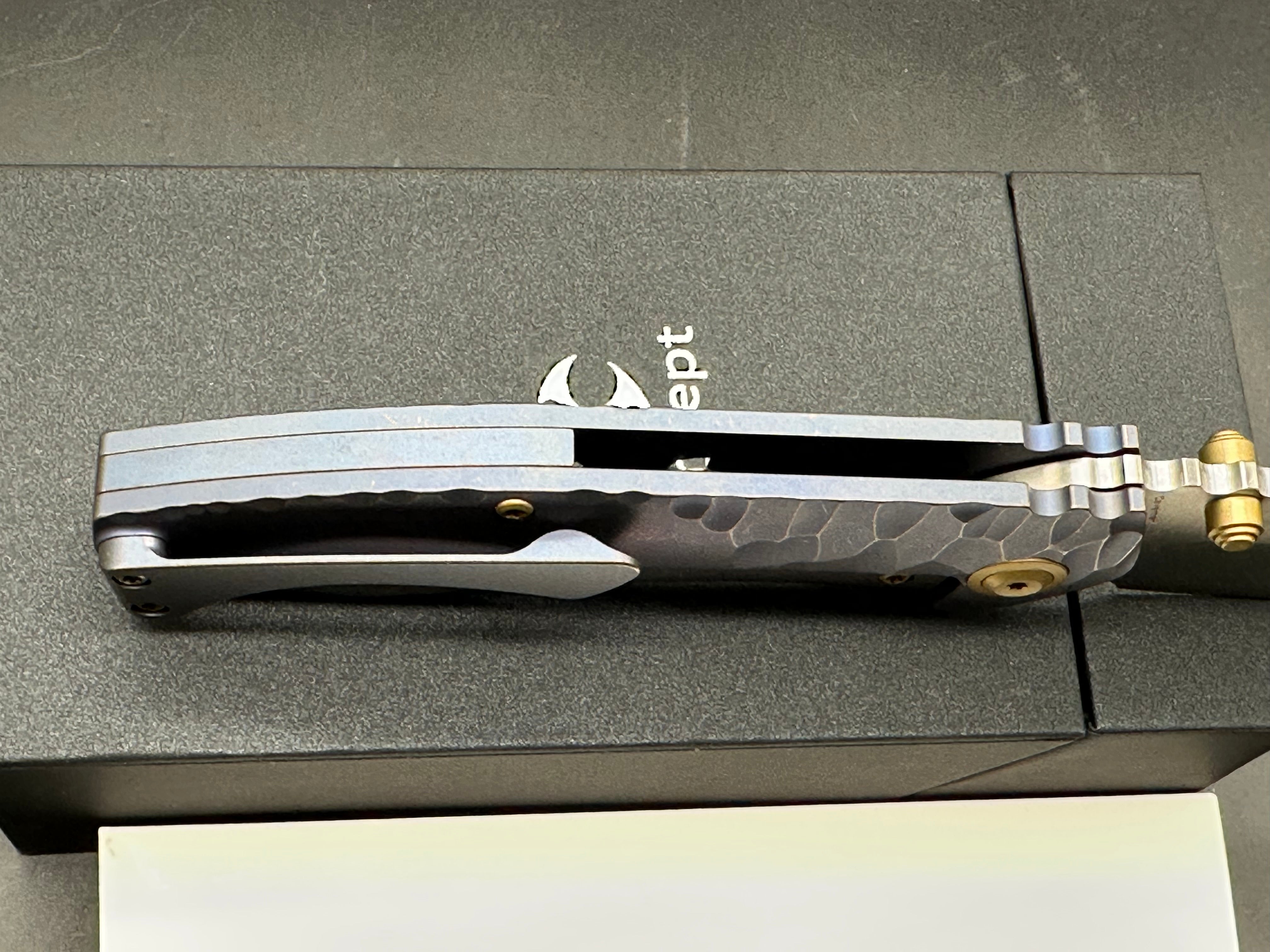 KANSEPT CAVEMAN BLUE ANODIZED TITANIUM CNC-MACHINED ROCK PATTERN HANDLE 3.57" CPM 20CV BLADE