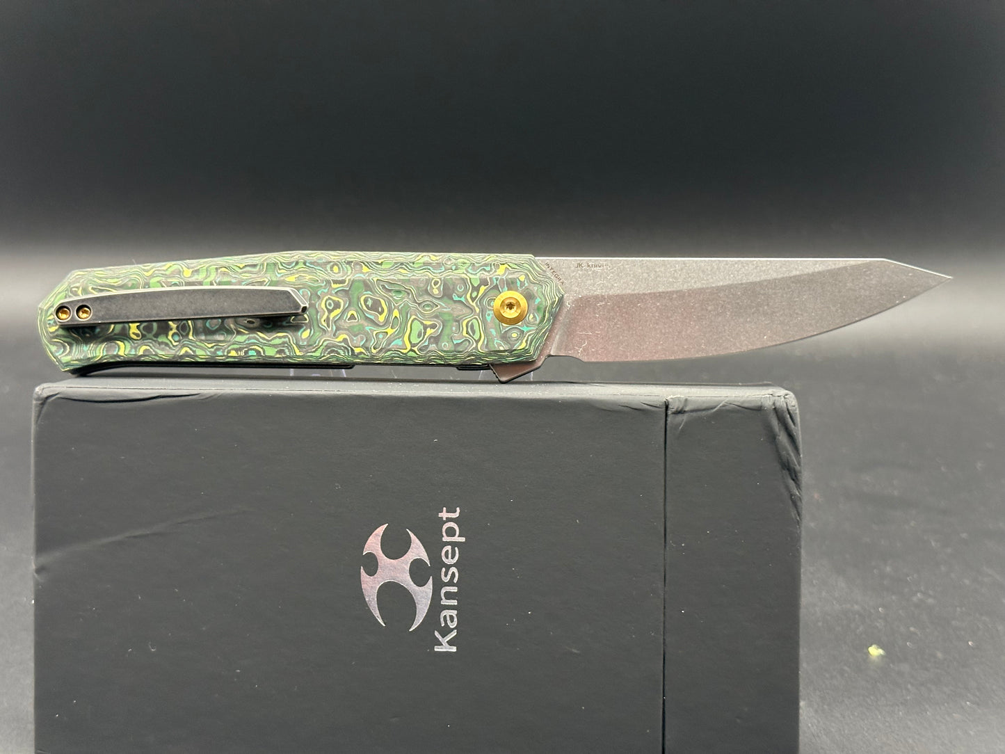 KANSEPT INTEGRA FOLDING KNIFE GREEN/YELLOW CARBON FIBER HANDLE S35VN PLAIN EDGE BLACK STONEWASH FINISH K1042B3