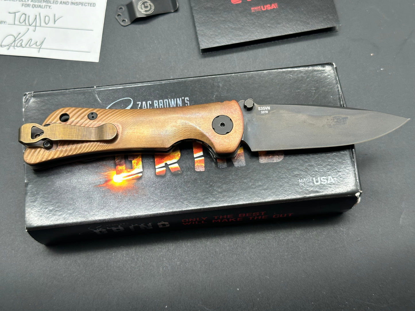 Southern Grind Spider Monkey - Drop point black blade with copper handle