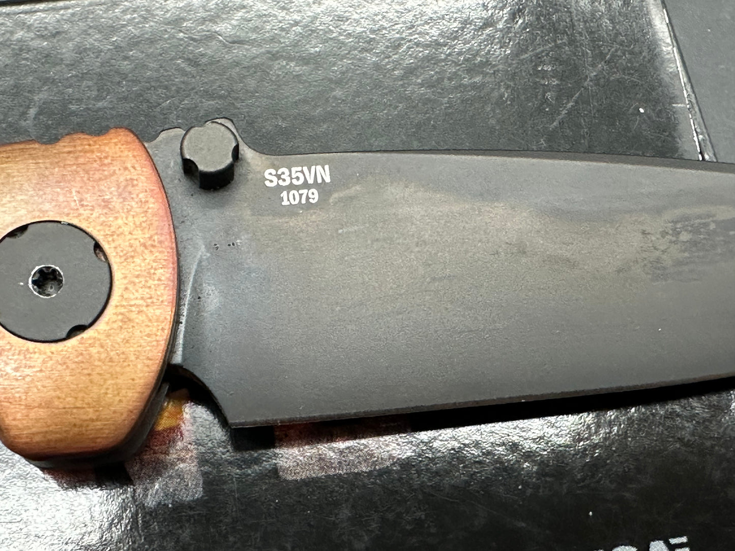 Southern Grind Spider Monkey - Drop point black blade with copper handle