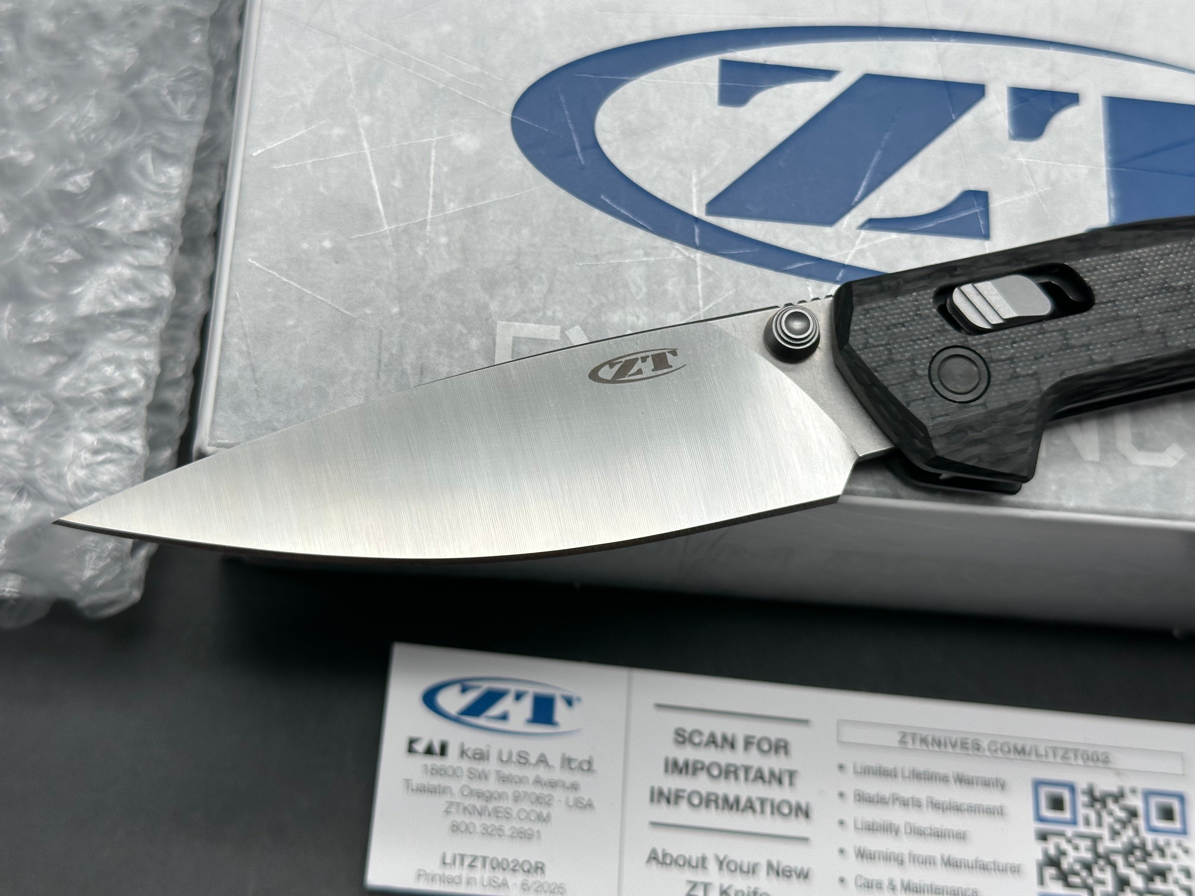 Zero Tolerance 0117 DuraLock Knife Carbon Fiber (3.3" SW/Satin MagnaCut)