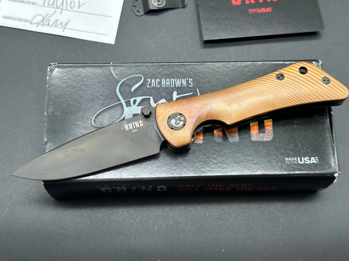 Southern Grind Spider Monkey - Drop point black blade with copper handle