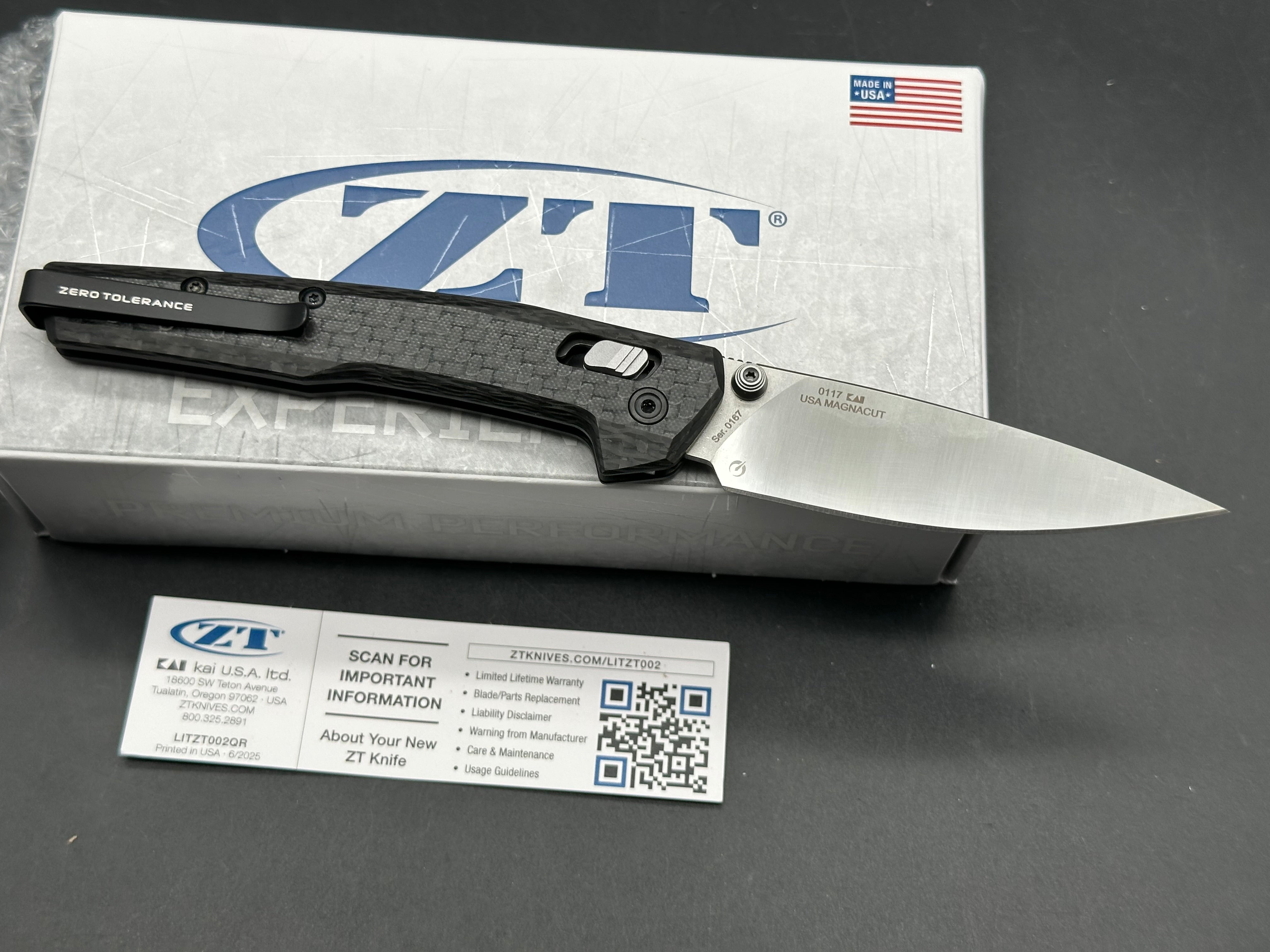 Zero Tolerance 0117 DuraLock Knife Carbon Fiber (3.3" SW/Satin MagnaCut)