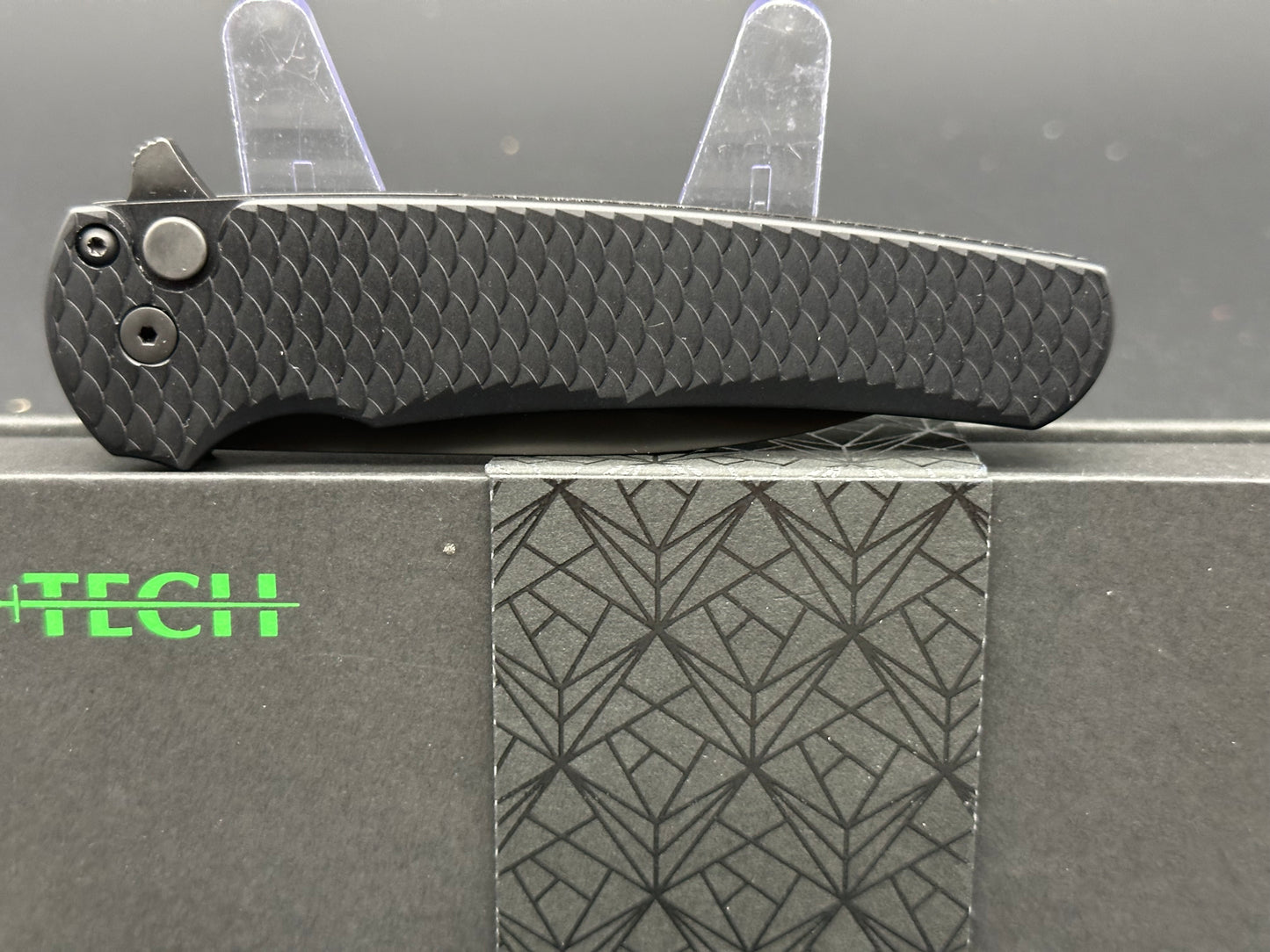 ProTech Malibu 3.3" Wharncliffe Plunge Lock Flipper / Black Dragon Scale Aluminum / Black DLC MagnaCut