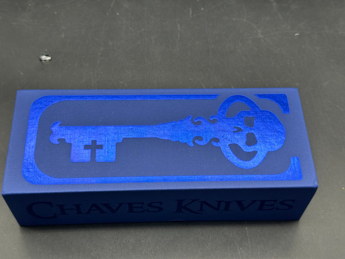 Chaves Knives Exclusive Blue label Redencion Street Street Tanto version red G10 /black Elmax blade